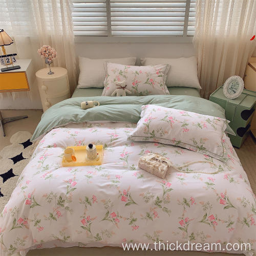 Clear and fragrant bedding set